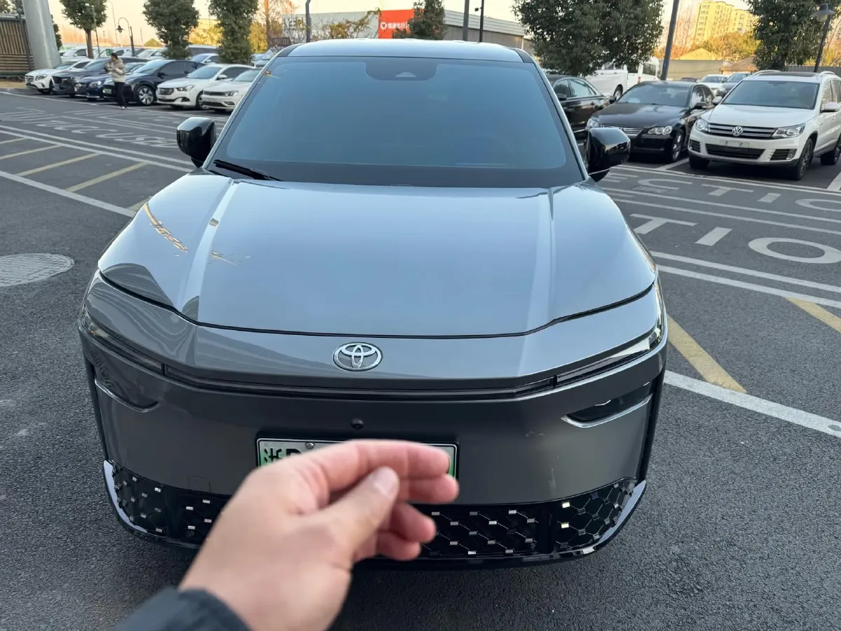 2025 Toyota BZ3X BEV 58.37KWH,autocango,china used car exporter,china ev exporter,chinese used car exporter,chinese used ev exporter