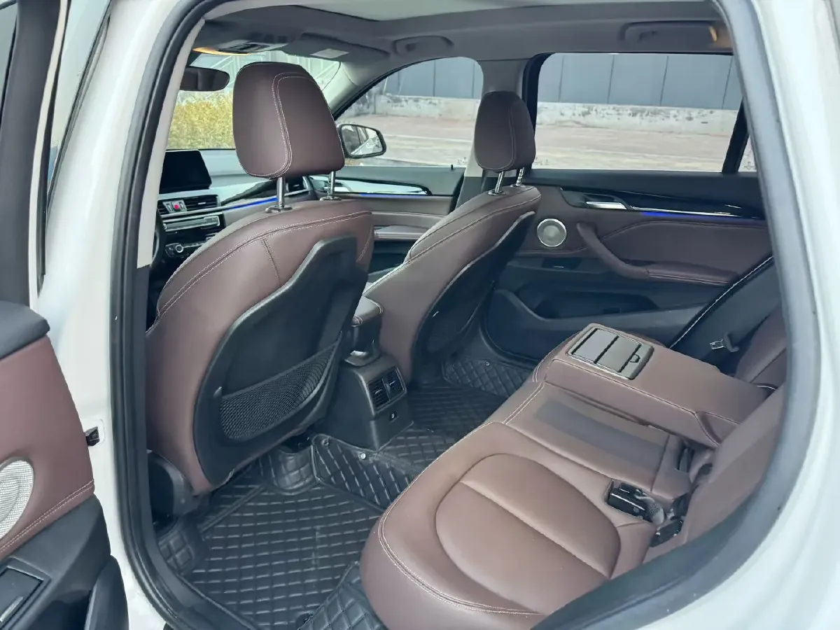 2022 BMW X1 2.0T 192HP L4 7DCT,autocango,china used car exporter,china ev exporter,chinese used car exporter,chinese used ev exporter