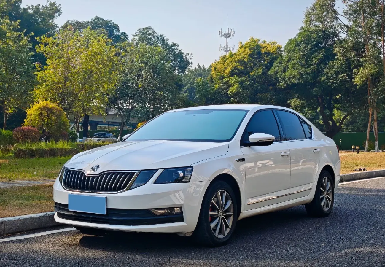 2018 Skoda Octavia 1.6L 110HP L4 6AT