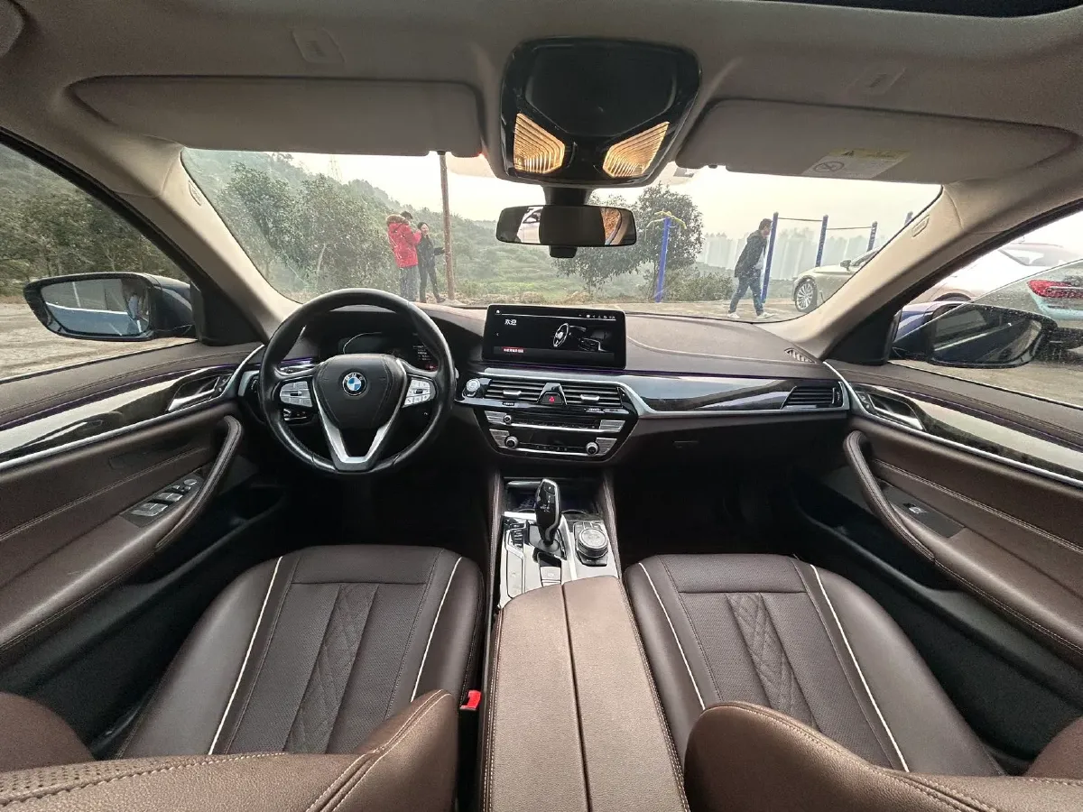 2021 BMW 5 Series 2.0T 184HP L4 8AT,autocango,china used car exporter,china ev exporter,chinese used car exporter,chinese used ev exporter