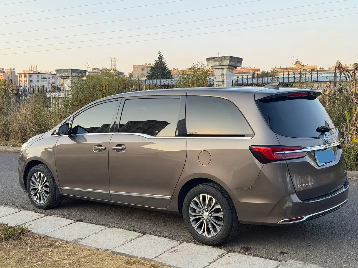 2021 Buick GL8 2.0T 237HP L4 9AT,autocango,china used car exporter,china ev exporter,chinese used car exporter,chinese used ev exporter