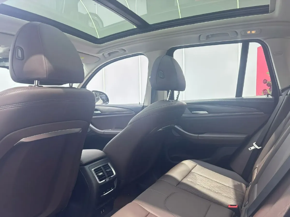 2023 BMW X3 2.0T 245HP L4 8AT,autocango,china used car exporter,china ev exporter,chinese used car exporter,chinese used ev exporter