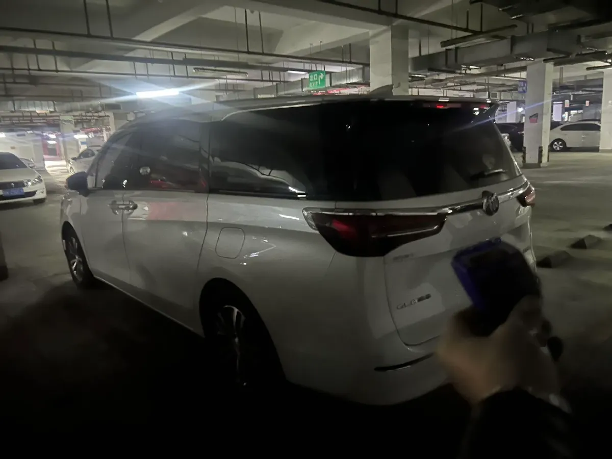 2020 Buick GL8 2.0T 237HP L4 9AT,autocango,china used car exporter,china ev exporter,chinese used car exporter,chinese used ev exporter