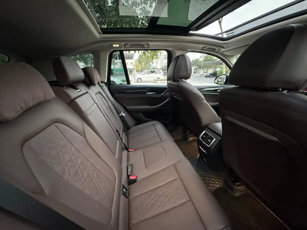 2022 BMW X3 2.0T 184HP L4 8AT,autocango,china used car exporter,china ev exporter,chinese used car exporter,chinese used ev exporter