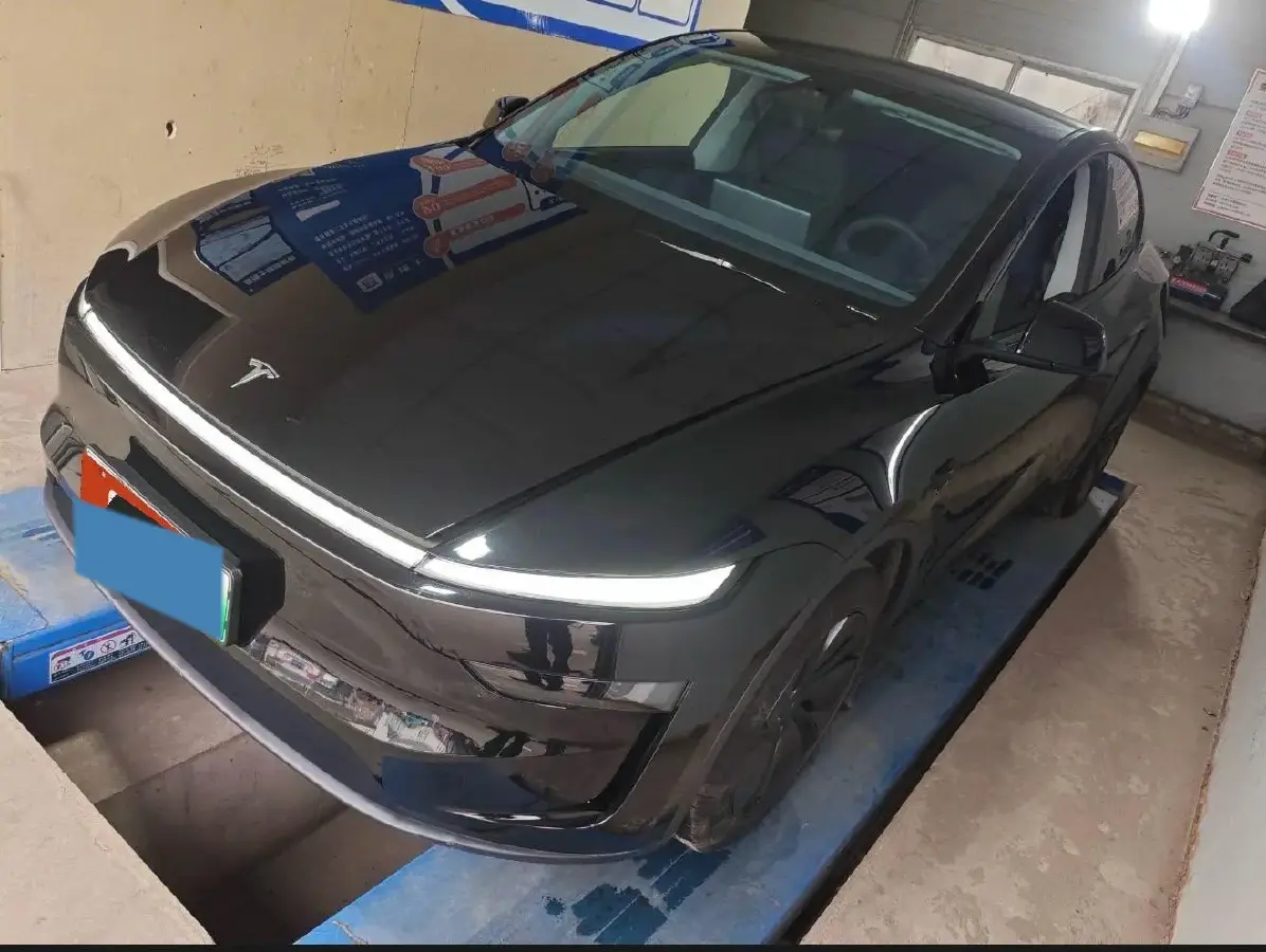 2025 Tesla Model Y BEV 62.5KWH