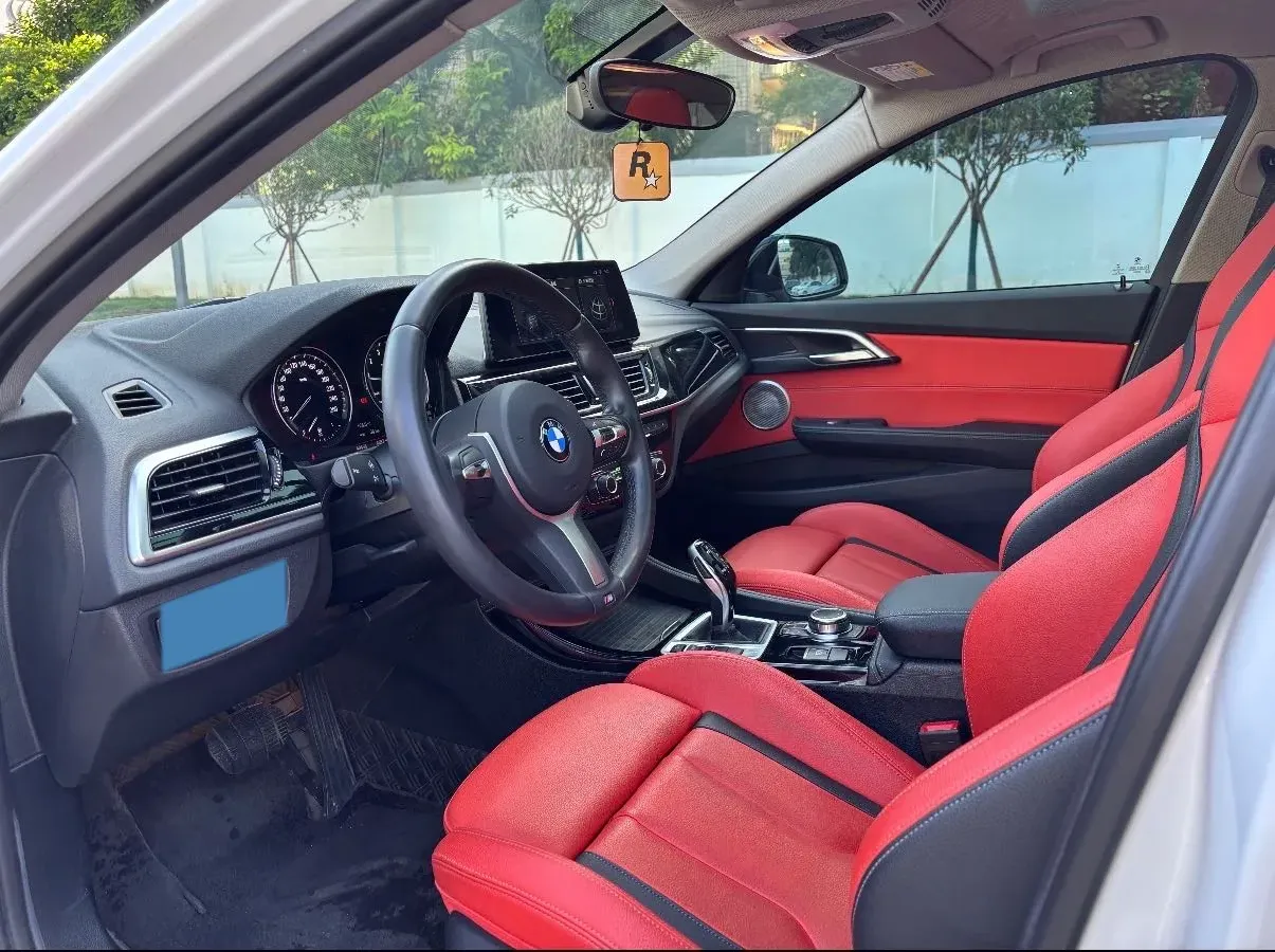 2023 BMW 1 Series 2.0T 178HP L4 7DCT,autocango,china used car exporter,china ev exporter,chinese used car exporter,chinese used ev exporter