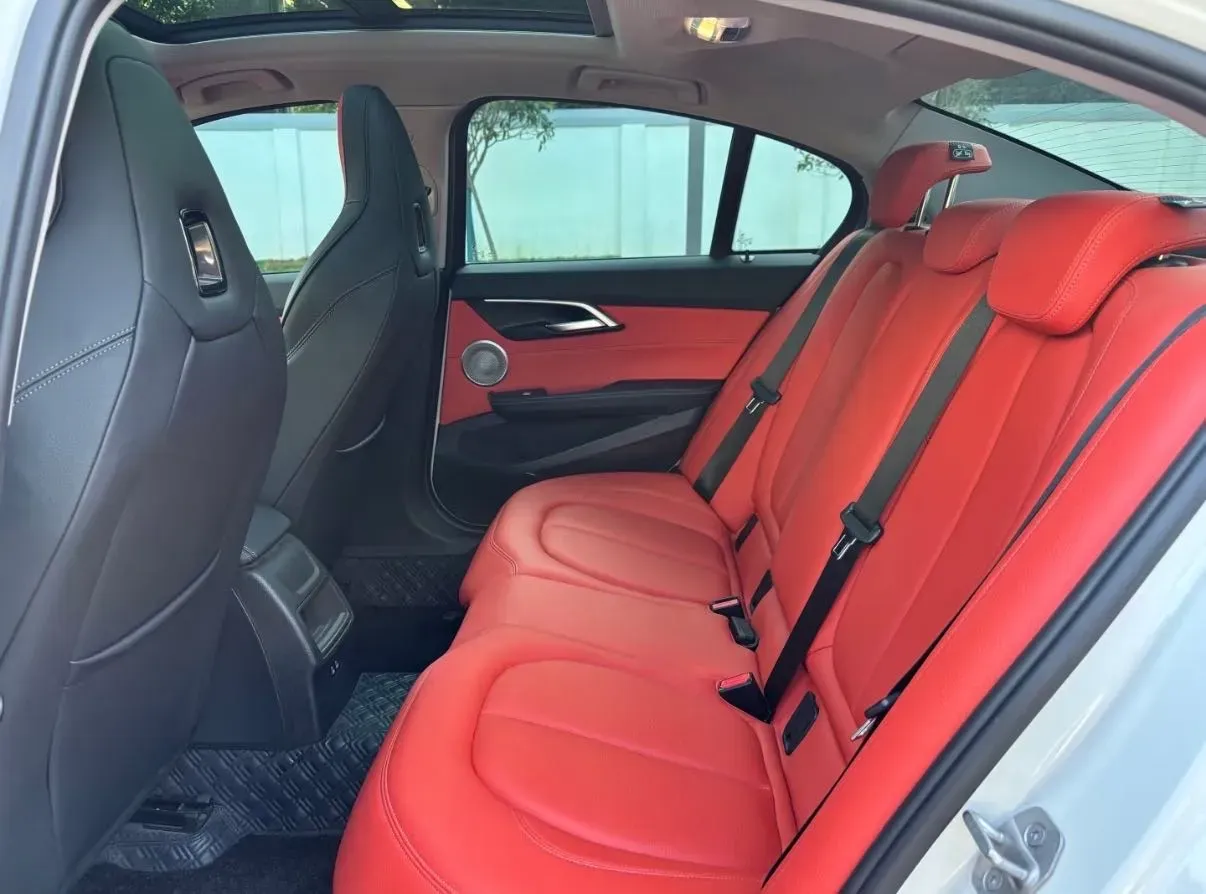 2023 BMW 1 Series 2.0T 178HP L4 7DCT,autocango,china used car exporter,china ev exporter,chinese used car exporter,chinese used ev exporter