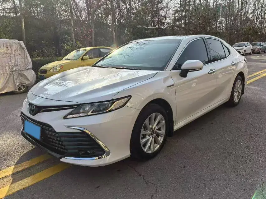 2023 Toyota Camry 2.5L 178HP L4 E-CVT Hybrid