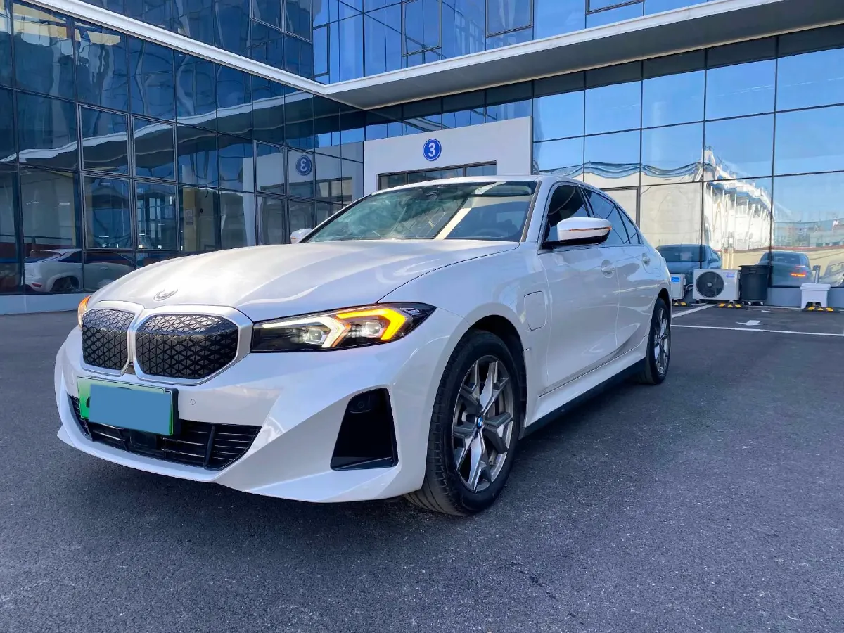 2025 BMW i3 BEV 70KWH,autocango,china used car exporter,china ev exporter,chinese used car exporter,chinese used ev exporter