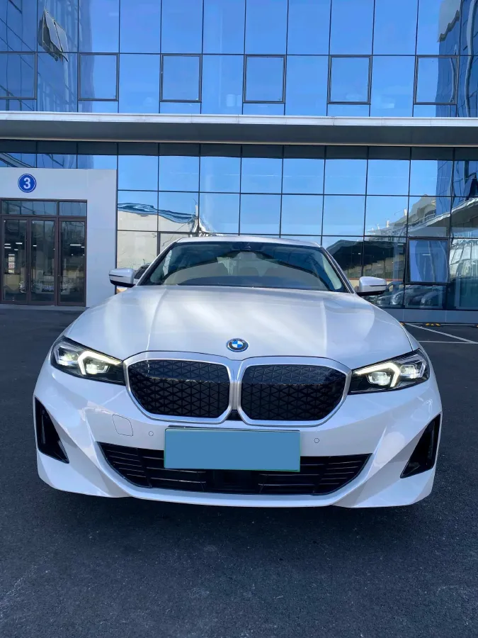 2025 BMW i3 BEV 70KWH,autocango,china used car exporter,china ev exporter,chinese used car exporter,chinese used ev exporter