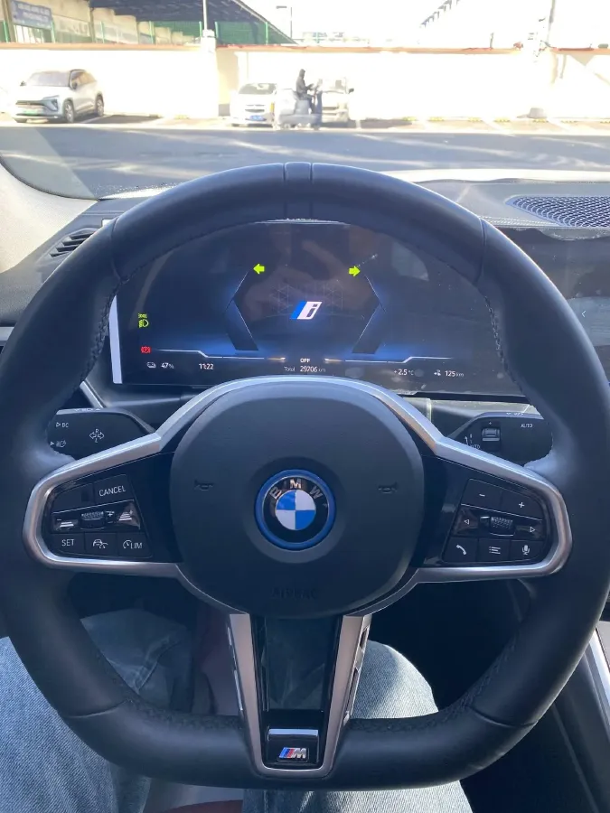 2025 BMW i3 BEV 70KWH,autocango,china used car exporter,china ev exporter,chinese used car exporter,chinese used ev exporter