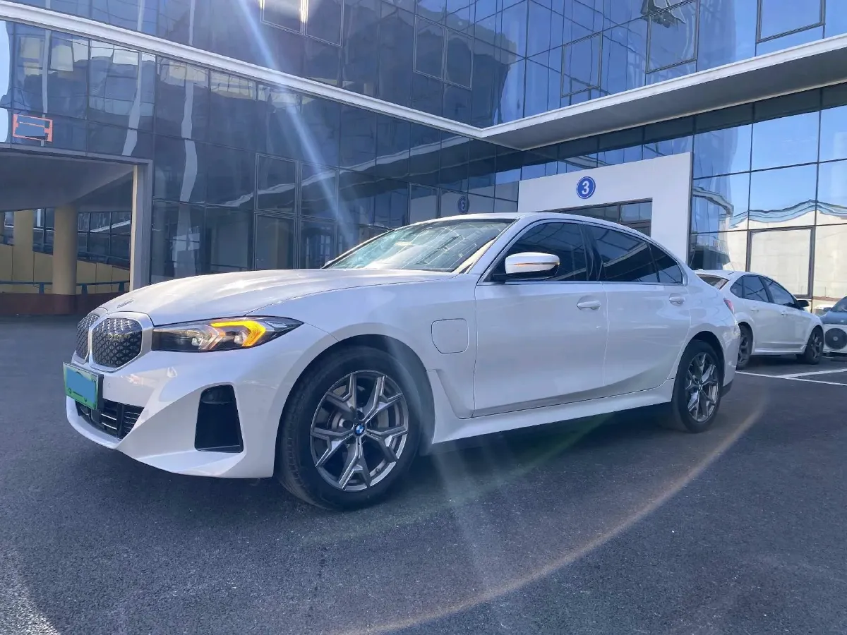 2025 BMW i3 BEV 70KWH,autocango,china used car exporter,china ev exporter,chinese used car exporter,chinese used ev exporter