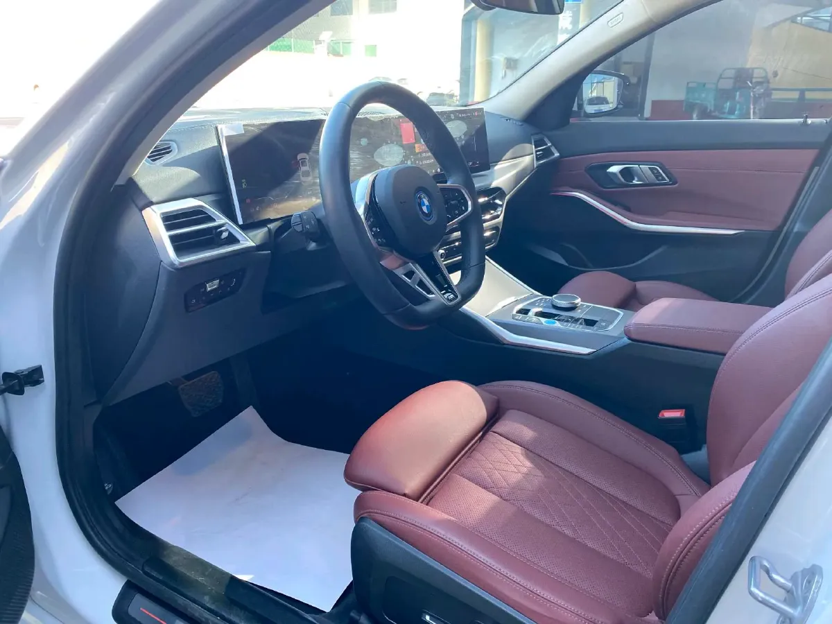 2025 BMW i3 BEV 70KWH,autocango,china used car exporter,china ev exporter,chinese used car exporter,chinese used ev exporter