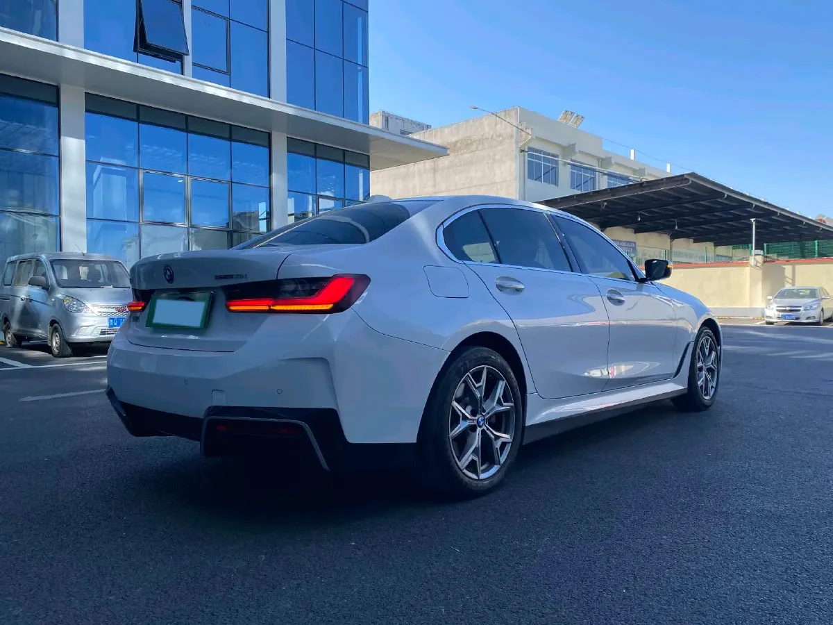 2025 BMW i3 BEV 70KWH,autocango,china used car exporter,china ev exporter,chinese used car exporter,chinese used ev exporter