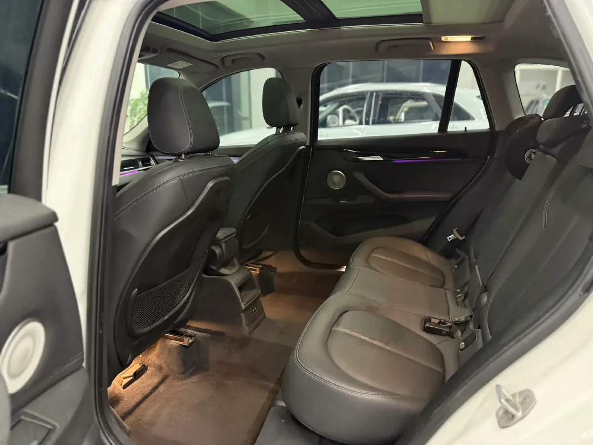 2022 BMW X1 1.5T 140HP L3 7DCT,autocango,china used car exporter,china ev exporter,chinese used car exporter,chinese used ev exporter