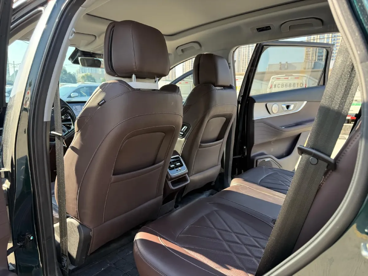 2024 Chery Tiggo 8 PRO 2.0T 254HP L4 7DCT,autocango,china used car exporter,china ev exporter,chinese used car exporter,chinese used ev exporter