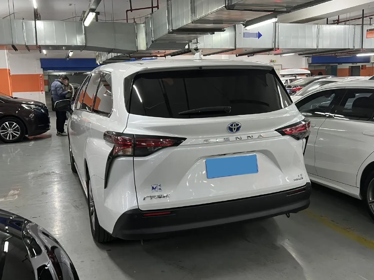 2024 Toyota Sienna 2.5L 189HP L4 E-CVT Hybrid,autocango,china used car exporter,china ev exporter,chinese used car exporter,chinese used ev exporter