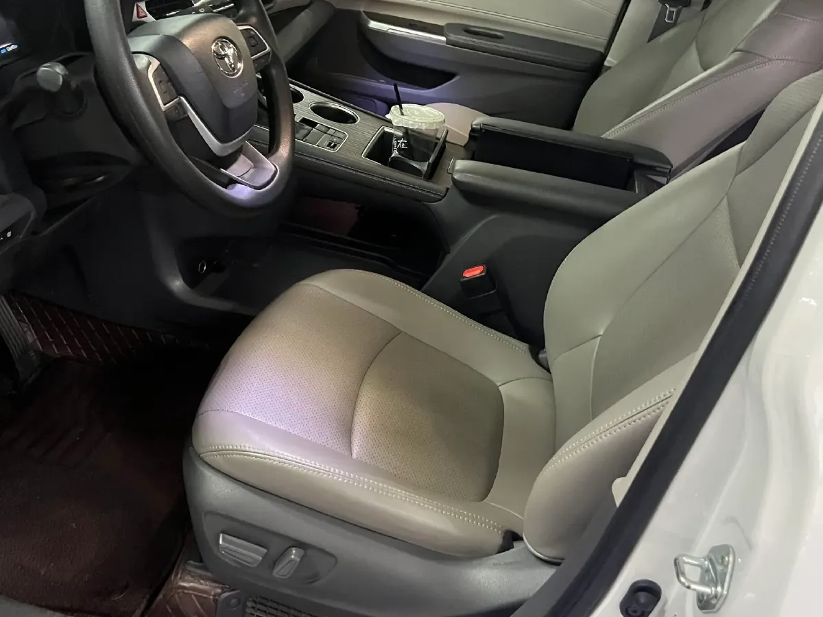 2024 Toyota Sienna 2.5L 189HP L4 E-CVT Hybrid,autocango,china used car exporter,china ev exporter,chinese used car exporter,chinese used ev exporter