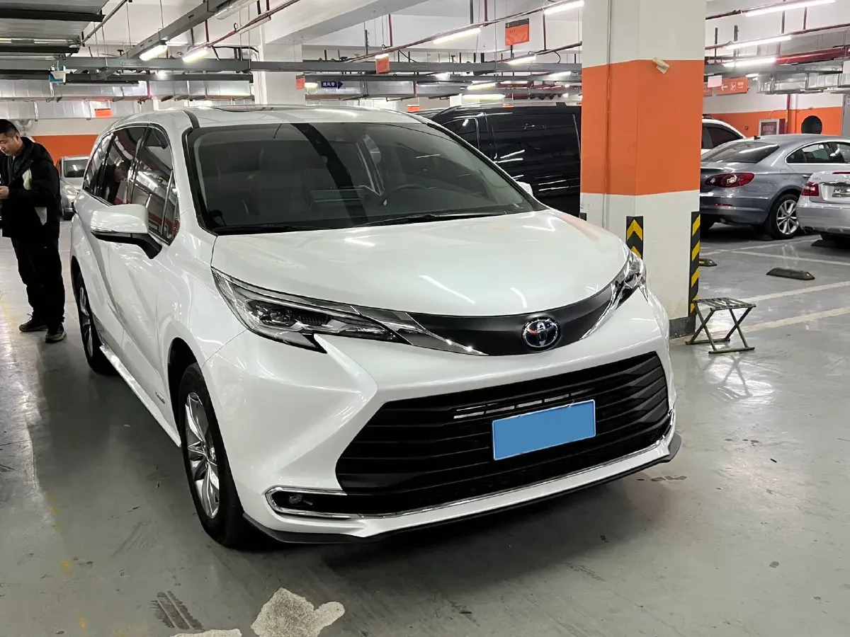 2024 Toyota Sienna 2.5L 189HP L4 E-CVT Hybrid,autocango,china used car exporter,china ev exporter,chinese used car exporter,chinese used ev exporter