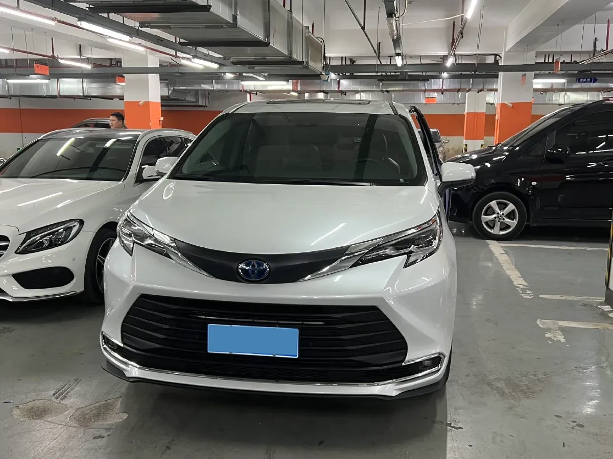2024 Toyota Sienna 2.5L 189HP L4 E-CVT Hybrid,autocango,china used car exporter,china ev exporter,chinese used car exporter,chinese used ev exporter
