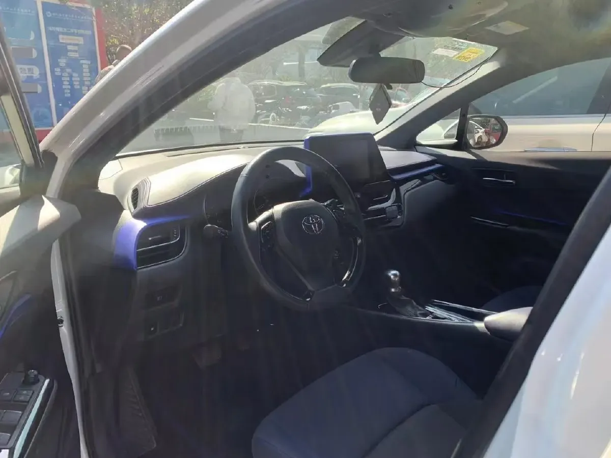 2018 Toyota C-HR 2.0L 171HP L4 CVT,autocango,china used car exporter,china ev exporter,chinese used car exporter,chinese used ev exporter