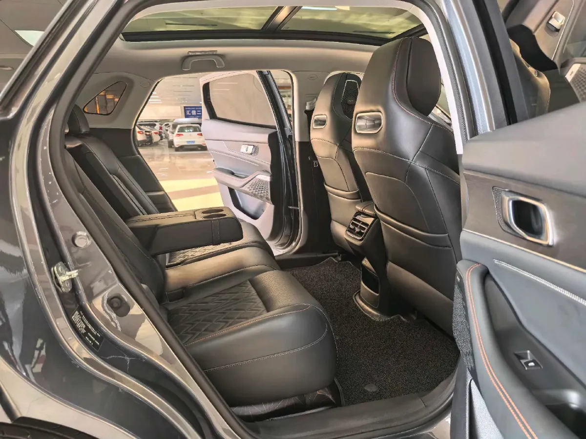 2021 ChangAn UNI-K 2.0T 233HP L4 8AT,autocango,china used car exporter,china ev exporter,chinese used car exporter,chinese used ev exporter