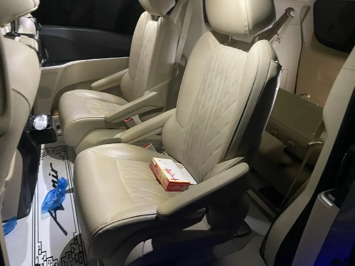 2023 Buick GL8 2.0T 237HP L4 9AT,autocango,china used car exporter,china ev exporter,chinese used car exporter,chinese used ev exporter