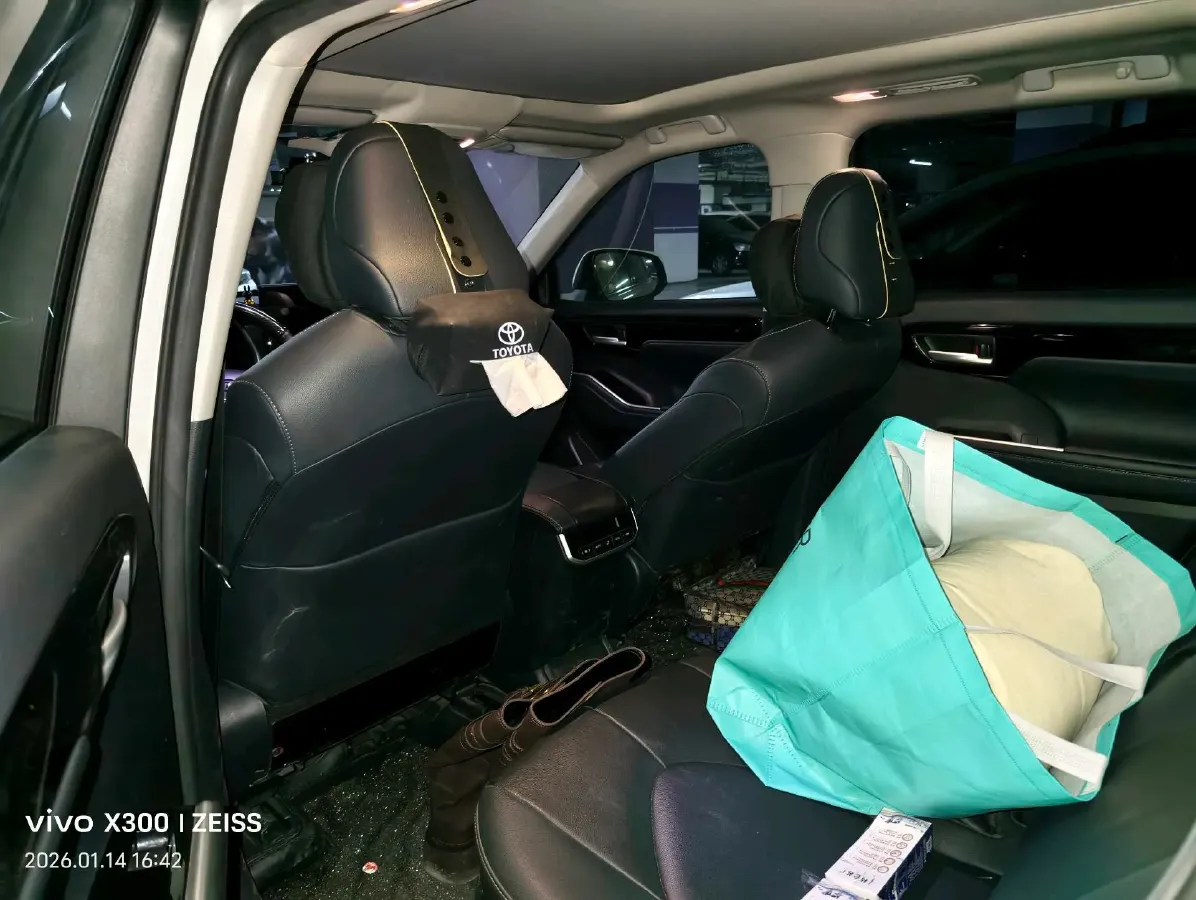 2023 Toyota Highlander 2.5L 189HP L4 E-CVT Hybrid,autocango,china used car exporter,china ev exporter,chinese used car exporter,chinese used ev exporter