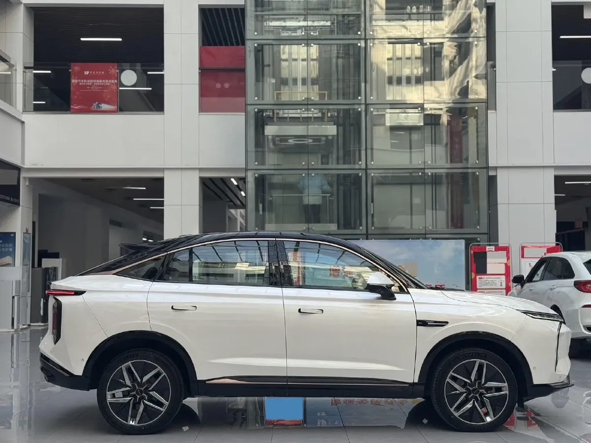 2022 Roewe Whale 2.0T 231HP L4 8AT,autocango,china used car exporter,china ev exporter,chinese used car exporter,chinese used ev exporter