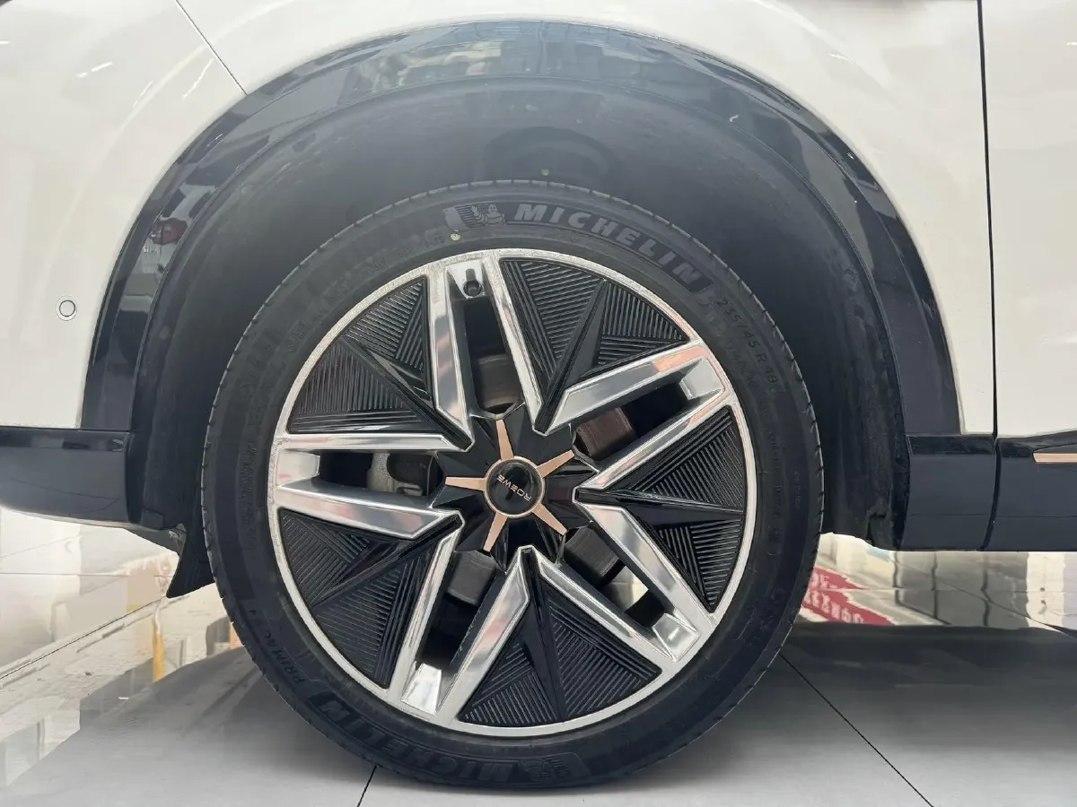 2022 Roewe Whale 2.0T 231HP L4 8AT,autocango,china used car exporter,china ev exporter,chinese used car exporter,chinese used ev exporter