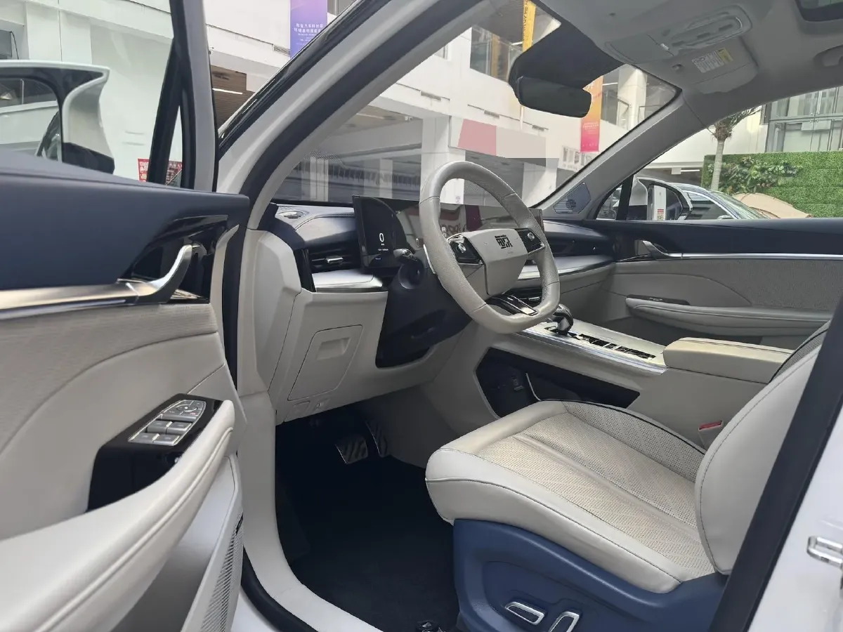 2022 Roewe Whale 2.0T 231HP L4 8AT,autocango,china used car exporter,china ev exporter,chinese used car exporter,chinese used ev exporter