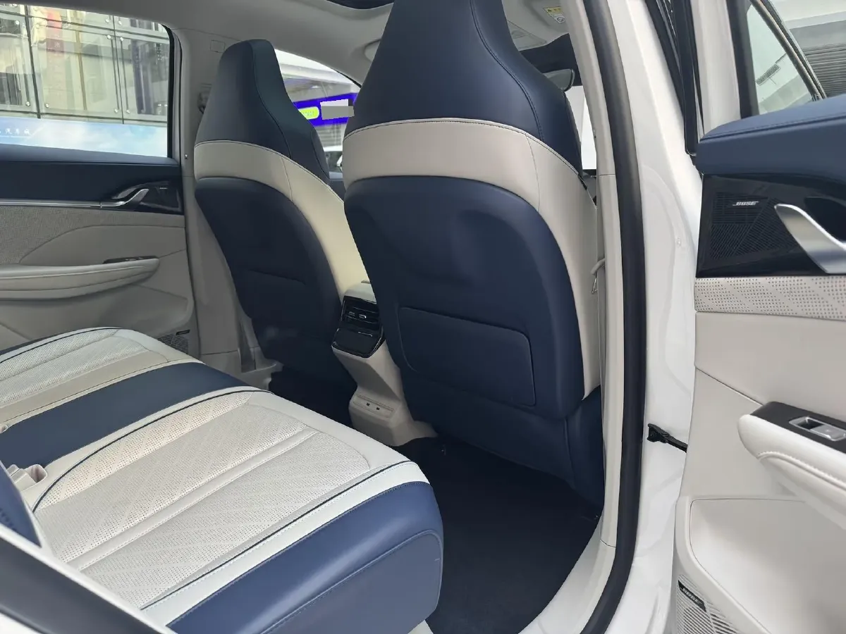 2022 Roewe Whale 2.0T 231HP L4 8AT,autocango,china used car exporter,china ev exporter,chinese used car exporter,chinese used ev exporter