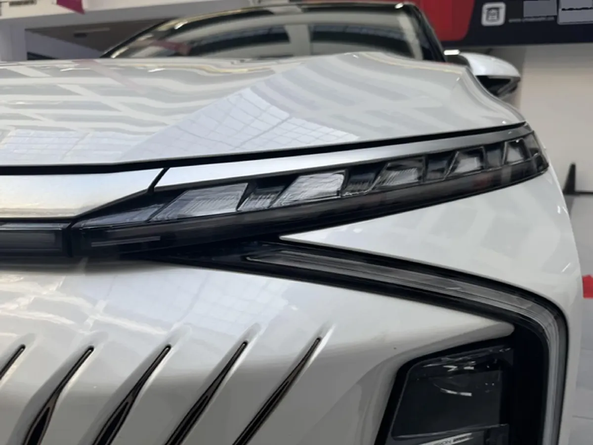 2022 Roewe Whale 2.0T 231HP L4 8AT,autocango,china used car exporter,china ev exporter,chinese used car exporter,chinese used ev exporter