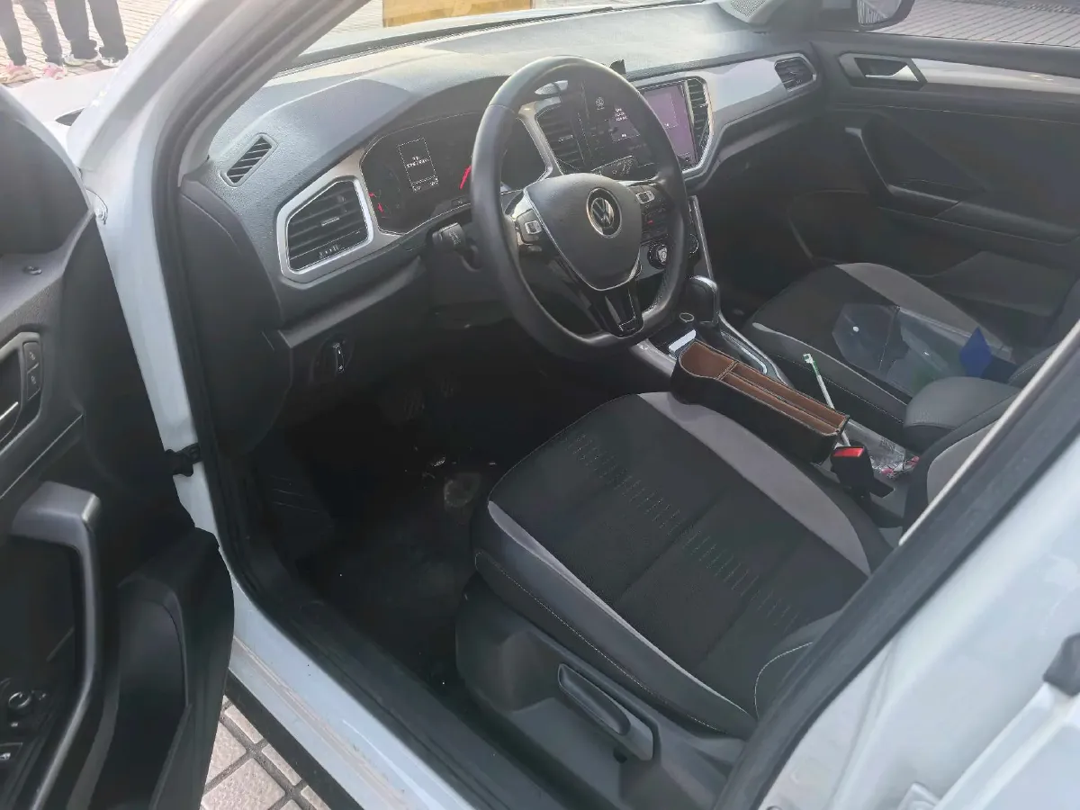 2021 Volkswagen T-Roc 1.4T 150HP L4 7DCT,autocango,china used car exporter,china ev exporter,chinese used car exporter,chinese used ev exporter