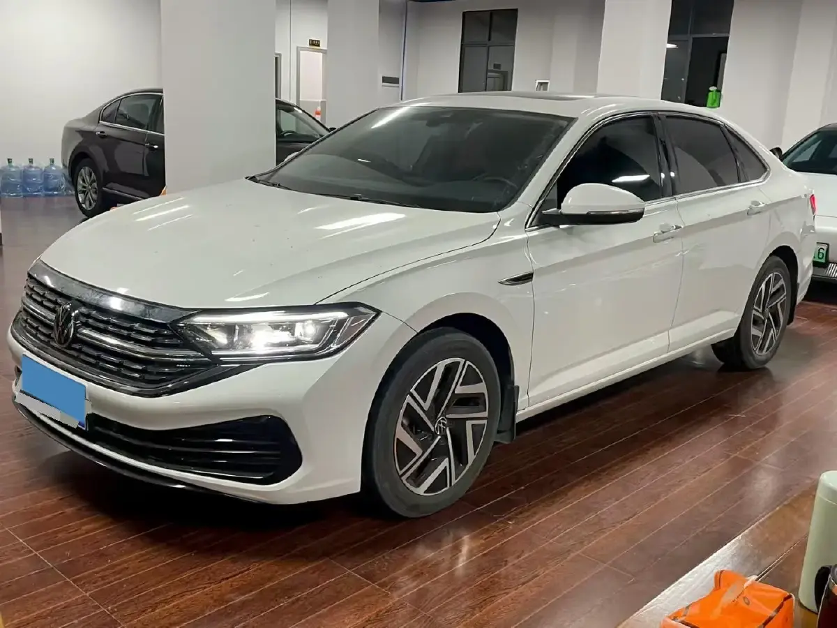 2023 Volkswagen Sagitar 1.5T 160HP L4 7DCT