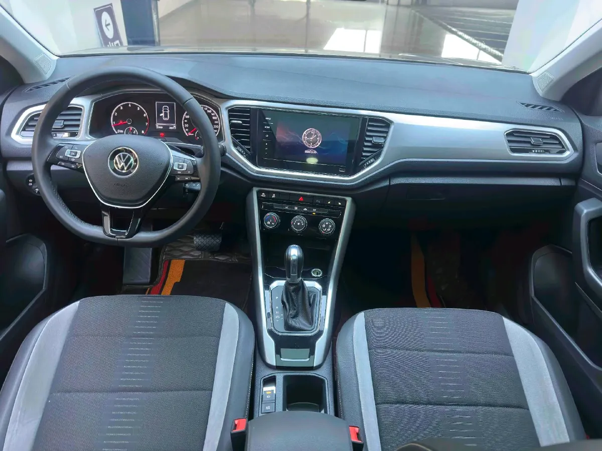 2021 Volkswagen T-Roc 1.4T 150HP L4 7DCT,autocango,china used car exporter,china ev exporter,chinese used car exporter,chinese used ev exporter