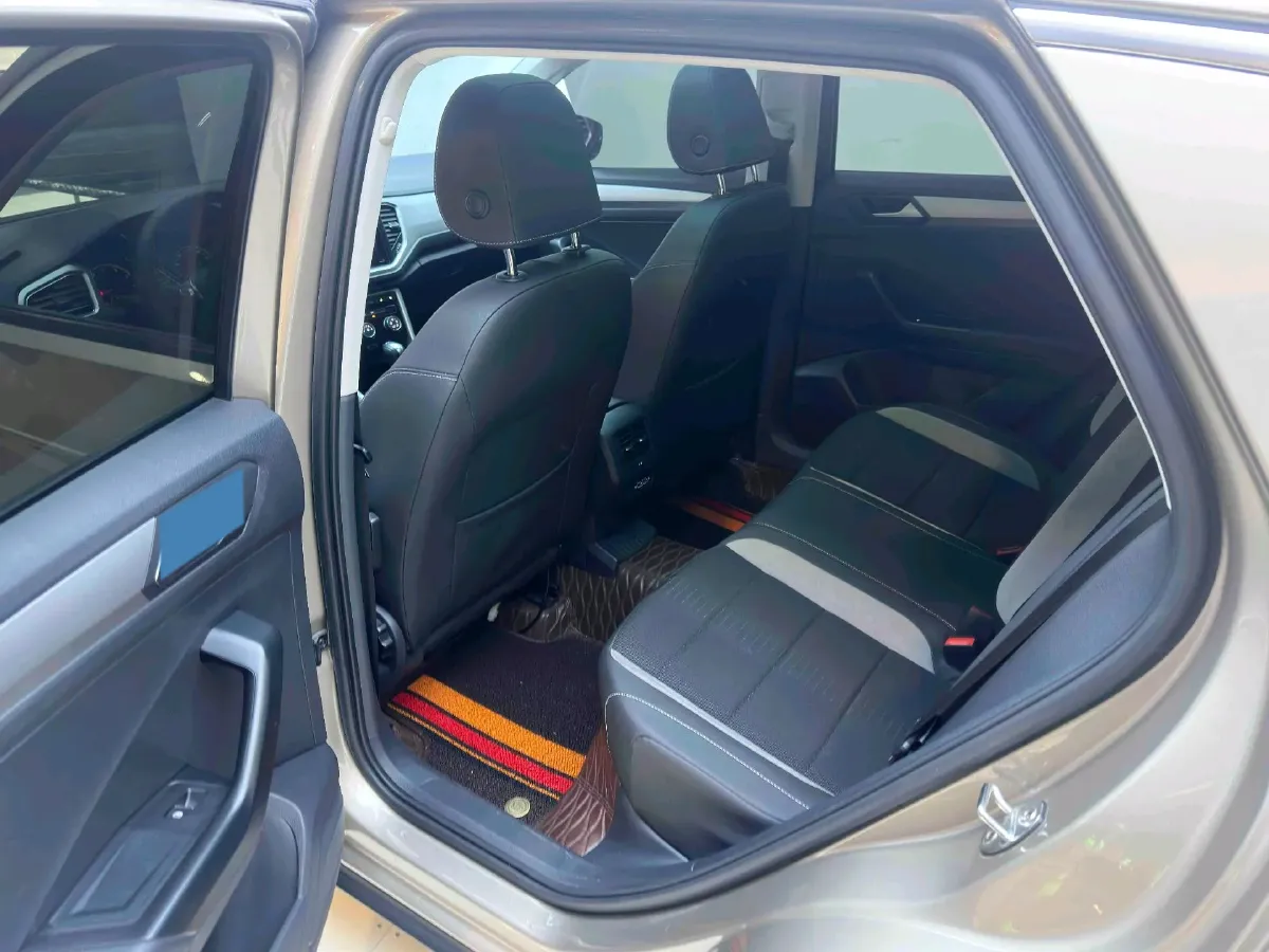 2021 Volkswagen T-Roc 1.4T 150HP L4 7DCT,autocango,china used car exporter,china ev exporter,chinese used car exporter,chinese used ev exporter