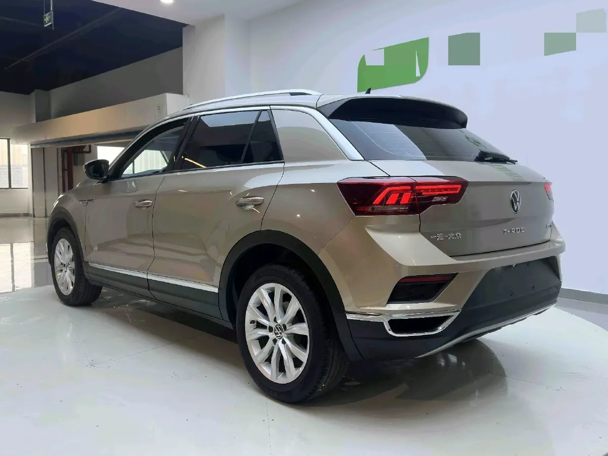 2021 Volkswagen T-Roc 1.4T 150HP L4 7DCT,autocango,china used car exporter,china ev exporter,chinese used car exporter,chinese used ev exporter