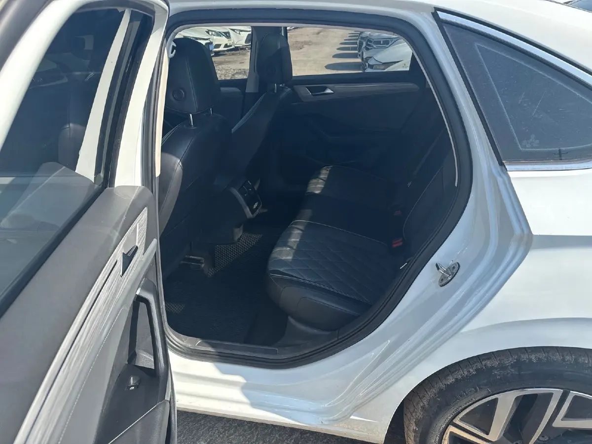 2023 Volkswagen Sagitar 1.2T 116HP L4 7DCT,autocango,china used car exporter,china ev exporter,chinese used car exporter,chinese used ev exporter