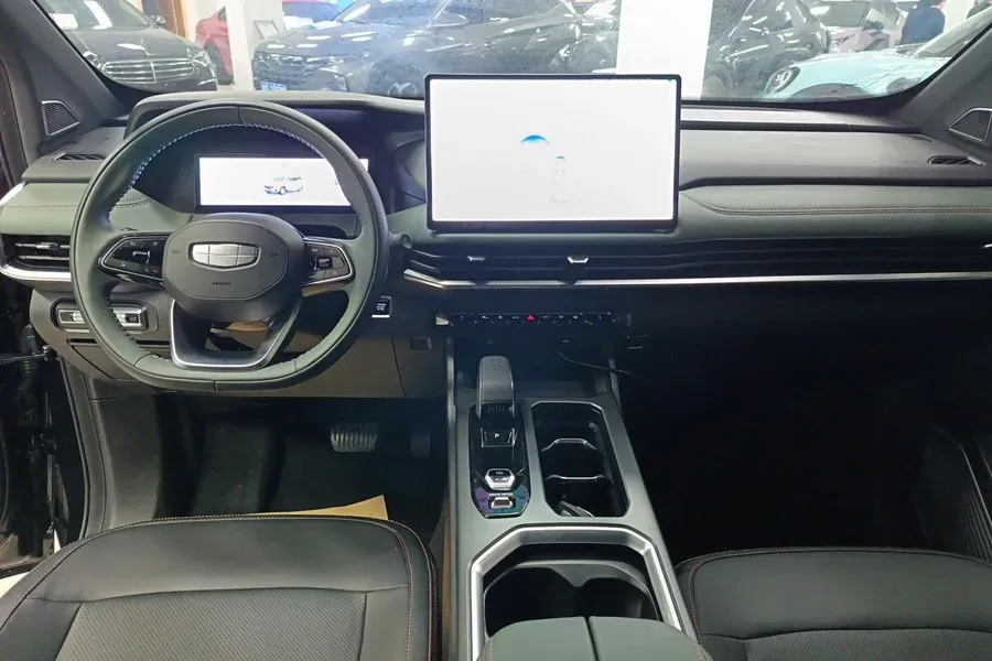 2024 Geely Okavango L 2.0T 218HP L4 7DCT,autocango,china used car exporter,china ev exporter,chinese used car exporter,chinese used ev exporter