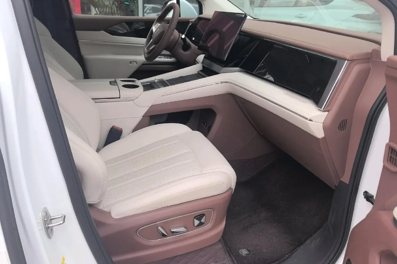 2025 BYD Xia 1.5T 156HP L4 E-CVT PHEV 36.6KWH,autocango,china used car exporter,china ev exporter,chinese used car exporter,chinese used ev exporter