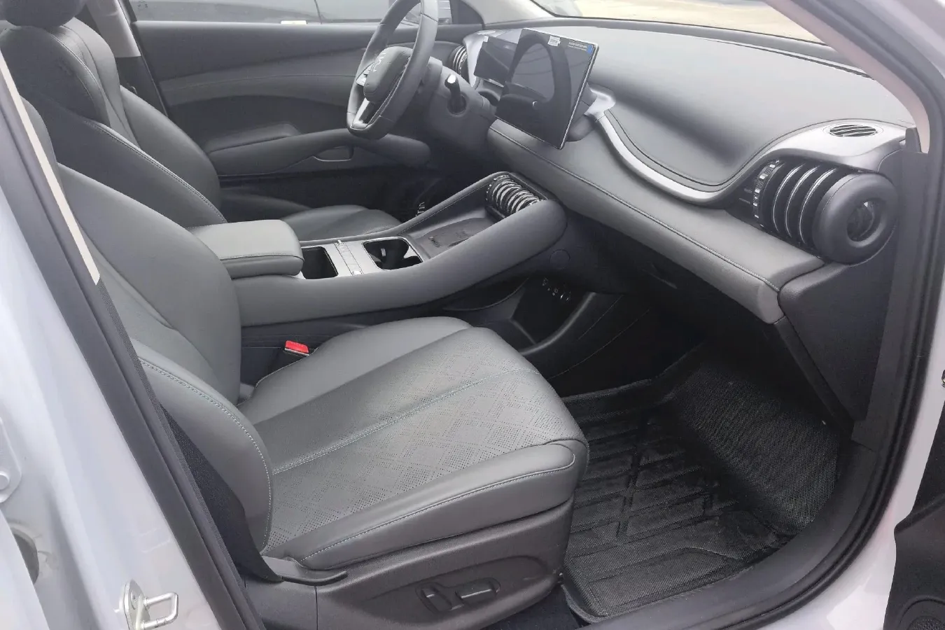 2025 BYD Yuan Plus BEV 60.48KWH,autocango,china used car exporter,china ev exporter,chinese used car exporter,chinese used ev exporter