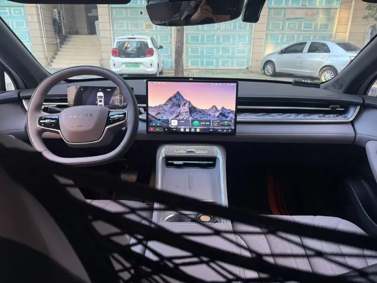 2025 Roewe M7 DMH 1.5L 112HP L4 1DHT PHEV,autocango,china used car exporter,china ev exporter,chinese used car exporter,chinese used ev exporter