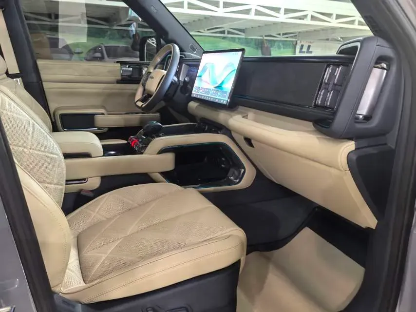 2023 FangChengBao Bao 5 1.5T 194HP L4 E-CVT PHEV 31.8KWH,autocango,china used car exporter,china ev exporter,chinese used car exporter,chinese used ev exporter