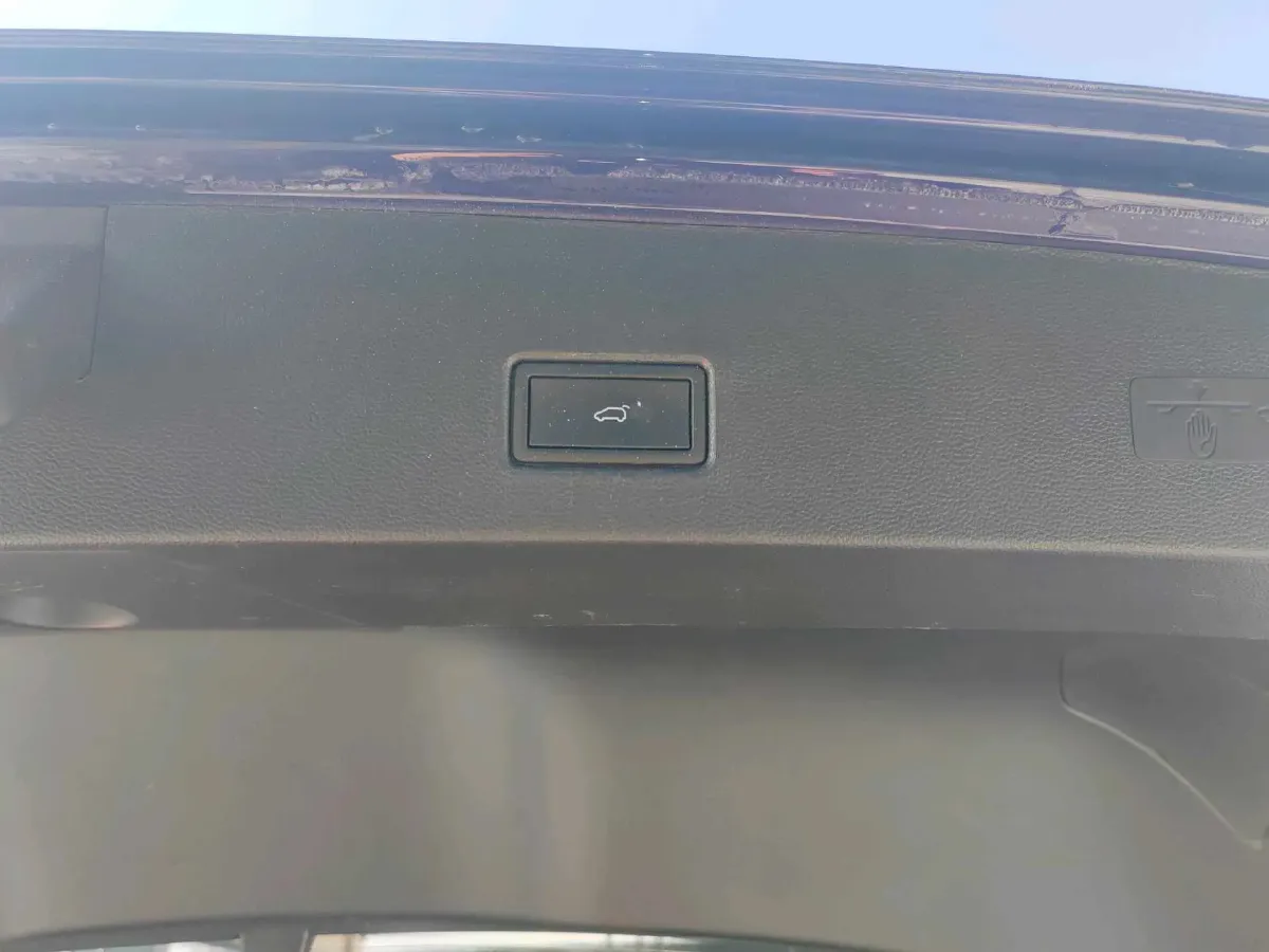 2021 Volkswagen T-Roc 1.4T 150HP L4 7DCT,autocango,china used car exporter,china ev exporter,chinese used car exporter,chinese used ev exporter