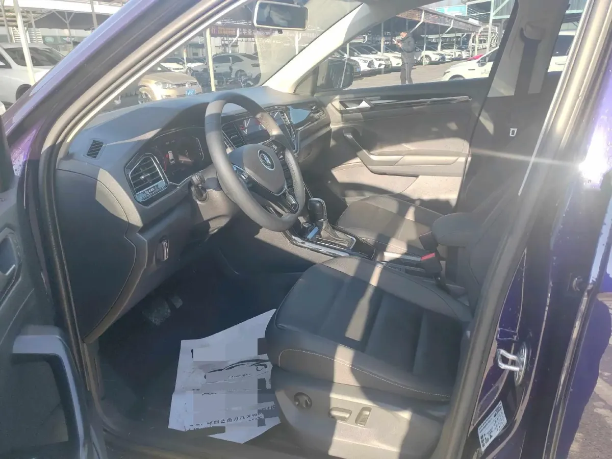 2021 Volkswagen T-Roc 1.4T 150HP L4 7DCT,autocango,china used car exporter,china ev exporter,chinese used car exporter,chinese used ev exporter