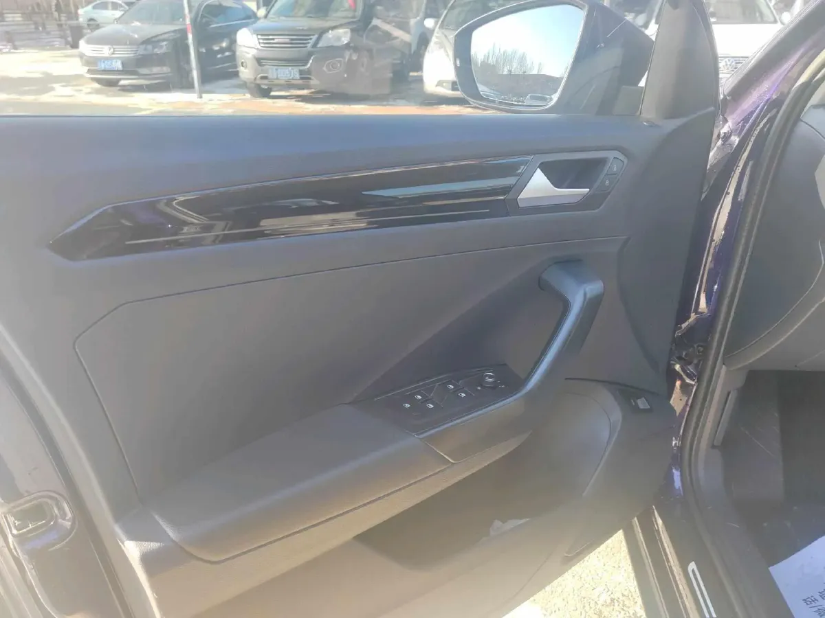 2021 Volkswagen T-Roc 1.4T 150HP L4 7DCT,autocango,china used car exporter,china ev exporter,chinese used car exporter,chinese used ev exporter