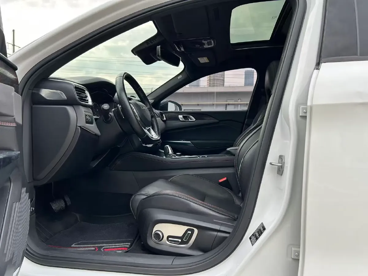 2018 Toyota C-HR 2.0L 171HP L4 CVT,autocango,china used car exporter,china ev exporter,chinese used car exporter,chinese used ev exporter