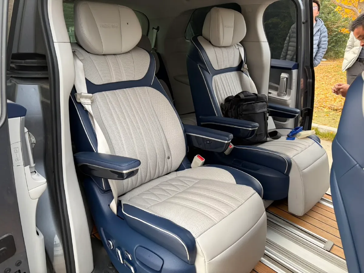 2021 Roewe iMAX8 2.0T 234HP L4 8AT,autocango,china used car exporter,china ev exporter,chinese used car exporter,chinese used ev exporter