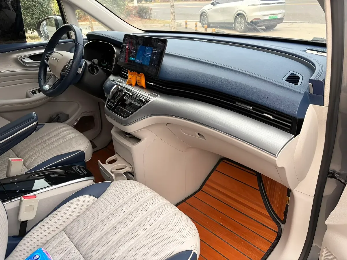 2021 Roewe iMAX8 2.0T 234HP L4 8AT,autocango,china used car exporter,china ev exporter,chinese used car exporter,chinese used ev exporter